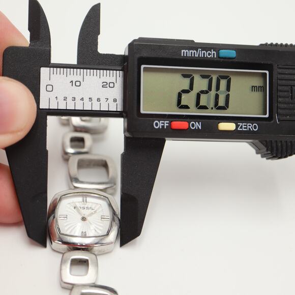 Fossil Womens Silver Tone Square Link Deco 22mm Watch 5.75" Bracelet ES-1869 - Picture 2 of 15